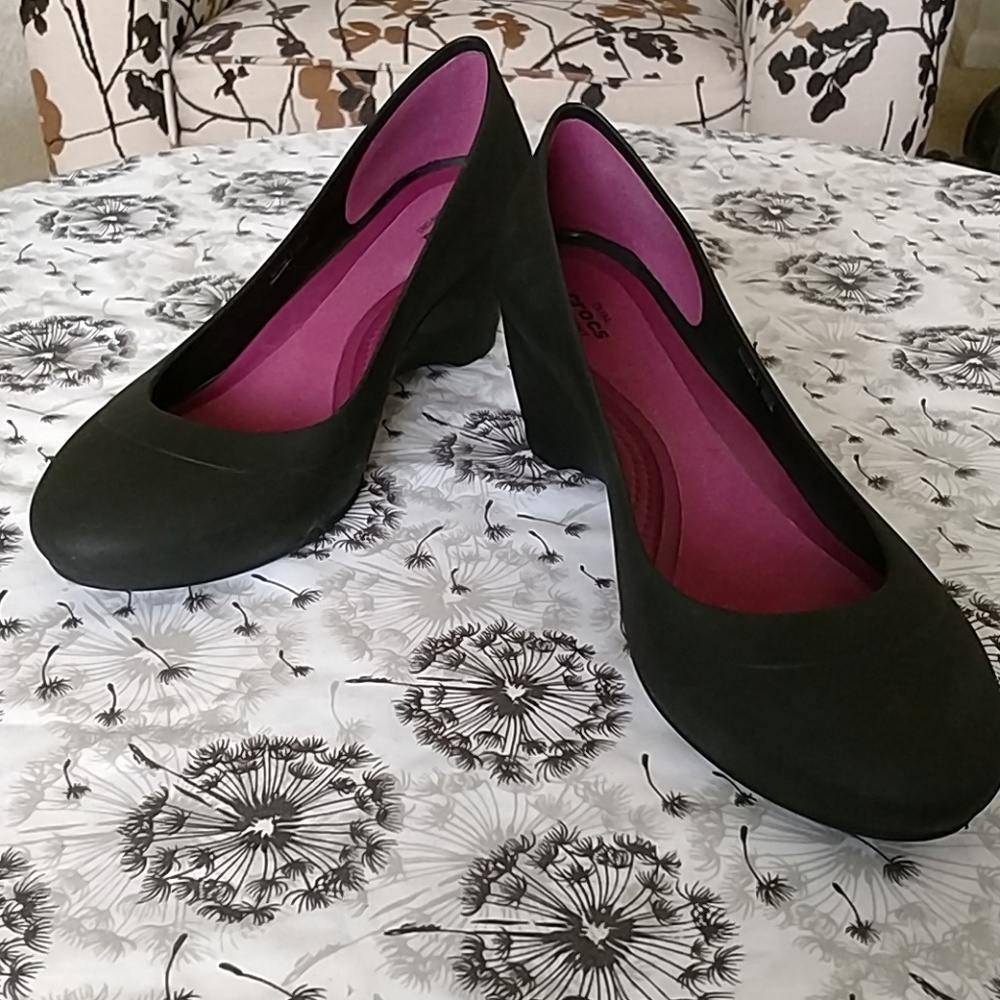 Crocs dual comfort wedges